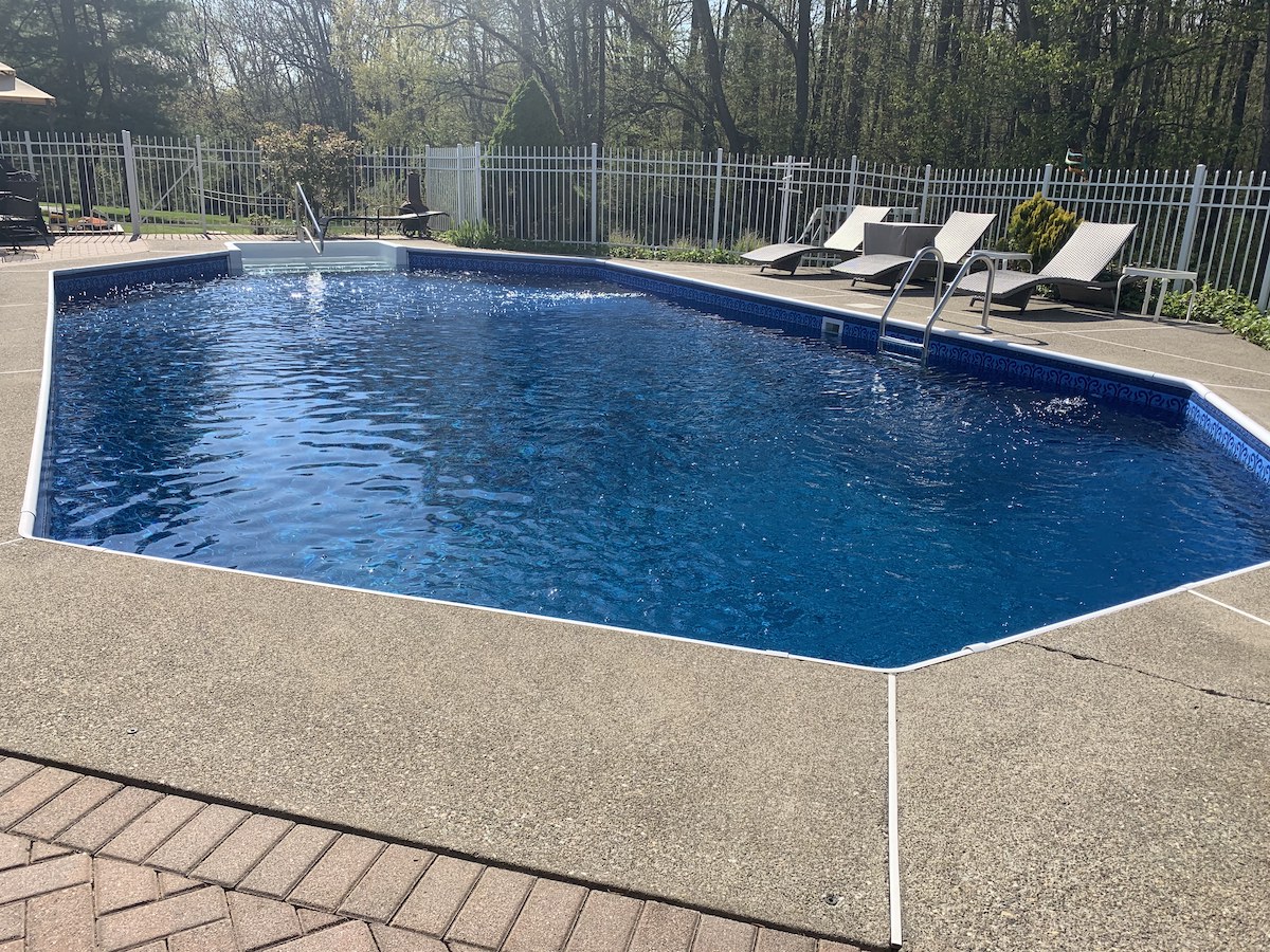 salt water pool looks green